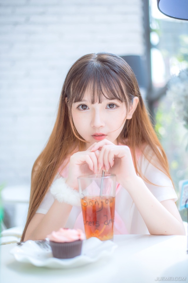 “荒唐，周瑜私自毁盟在先，偷袭我军，乃咎由自取，如何能够怪到我们头上！？”陈到冷声道：“尔等今日无故攻伐江夏，才会为天下人耻笑。”