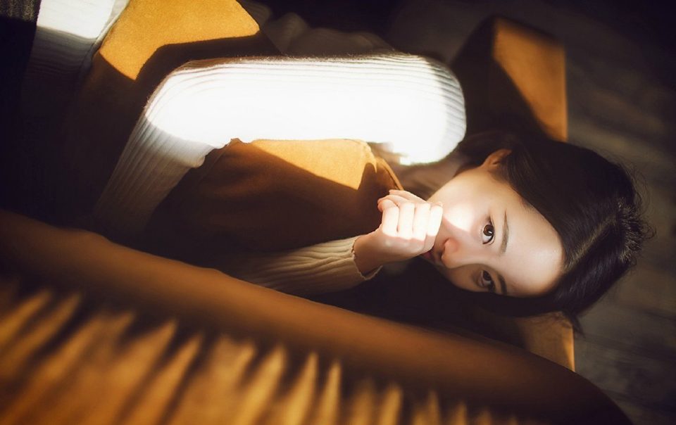 如果你不能飞，那就奔跑;如果不能奔跑，那就行走;如果不能行走，那就爬行;但无论你做什么，都要保持前行的方向。